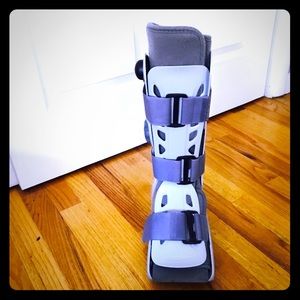 New Small AirCast AirSelect Elite Walking Boot